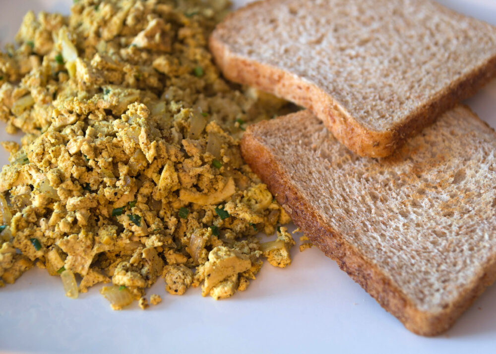 Statt Rührei: Scrambled Tofu Indian Style